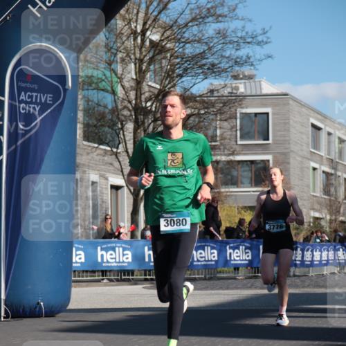 06.04.2025 - 44. Internationalen Wilhelmsburger Insellauf A. Gomolzig http://msf.ph/oto/7580875 06.04.2025 10:15:22 Ziel 3080, 3475, 3776 meine-sportfotos.de