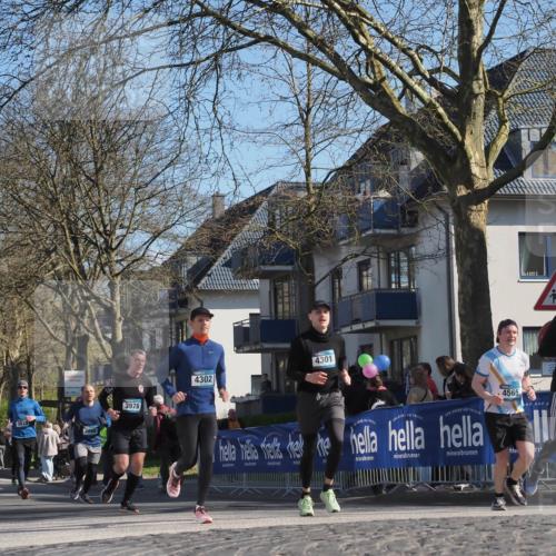 06.04.2025 - 44. Internationalen Wilhelmsburger Insellauf Luisa Fischer http://msf.ph/oto/7580917 06.04.2025 10:45:23 Ziel 4352, 3873, 3866, 3978, 4301, 4302, 4565, 3678 meine-sportfotos.de