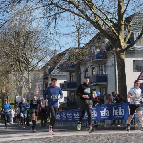 06.04.2025 - 44. Internationalen Wilhelmsburger Insellauf Luisa Fischer http://msf.ph/oto/7580924 06.04.2025 10:45:24 Ziel 4352, 3873, 3866, 3978, 4301, 4302, 4565, 3678 meine-sportfotos.de