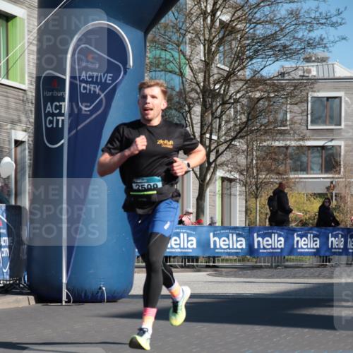06.04.2025 - 44. Internationalen Wilhelmsburger Insellauf A. Gomolzig http://msf.ph/oto/7580967 06.04.2025 10:14:52 Ziel 3399, 3524, 3566, 3599 meine-sportfotos.de