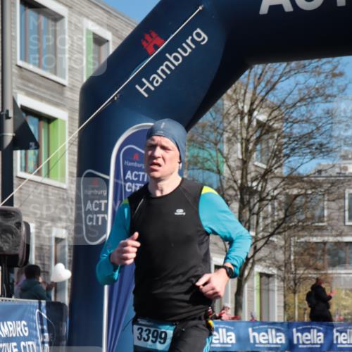 06.04.2025 - 44. Internationalen Wilhelmsburger Insellauf A. Gomolzig http://msf.ph/oto/7580982 06.04.2025 10:14:47 Ziel 3399, 3599 meine-sportfotos.de