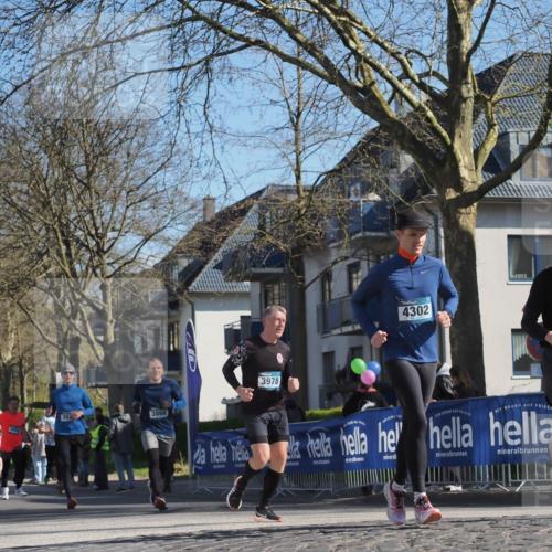 06.04.2025 - 44. Internationalen Wilhelmsburger Insellauf Luisa Fischer http://msf.ph/oto/7580986 06.04.2025 10:45:25 Ziel 4353, 387, 3866, 4302, 4301, 3978 meine-sportfotos.de