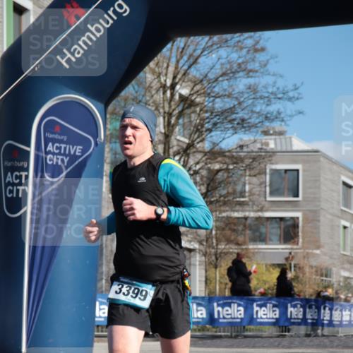 06.04.2025 - 44. Internationalen Wilhelmsburger Insellauf A. Gomolzig http://msf.ph/oto/7580991 06.04.2025 10:14:47 Ziel 3399, 3599 meine-sportfotos.de