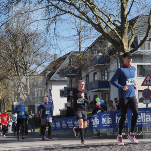06.04.2025 - 44. Internationalen Wilhelmsburger Insellauf Luisa Fischer http://msf.ph/oto/7580993 06.04.2025 10:45:25 Ziel 3873, 3866, 3978, 4302 meine-sportfotos.de