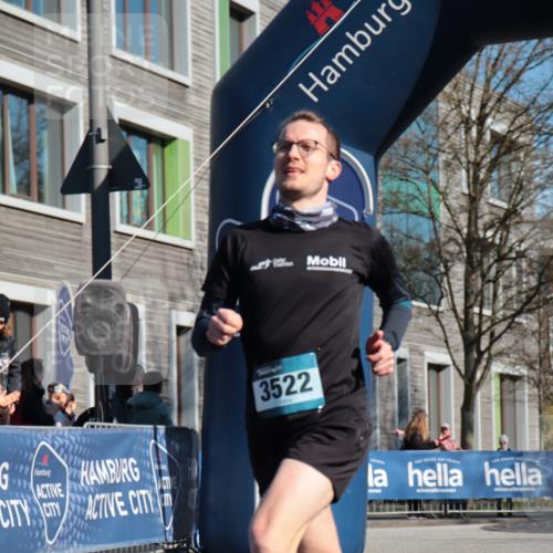 06.04.2025 - 44. Internationalen Wilhelmsburger Insellauf A. Gomolzig http://msf.ph/oto/7580995 06.04.2025 10:14:37 Ziel 3522 meine-sportfotos.de