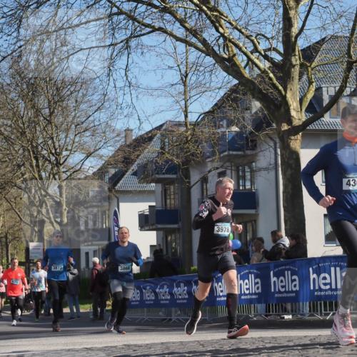 06.04.2025 - 44. Internationalen Wilhelmsburger Insellauf Luisa Fischer http://msf.ph/oto/7581001 06.04.2025 10:45:26 Ziel 4352, 3873, 3866, 3978, 4302 meine-sportfotos.de