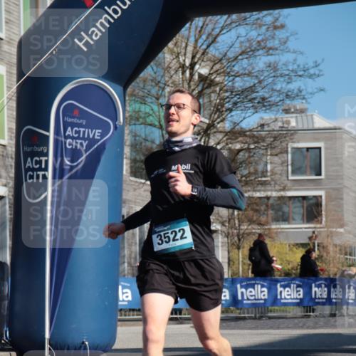 06.04.2025 - 44. Internationalen Wilhelmsburger Insellauf A. Gomolzig http://msf.ph/oto/7581007 06.04.2025 10:14:37 Ziel 3522 meine-sportfotos.de