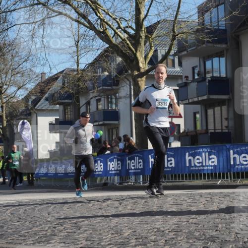 06.04.2025 - 44. Internationalen Wilhelmsburger Insellauf Luisa Fischer http://msf.ph/oto/7581019 06.04.2025 10:40:17 Ziel 3021, 3319, 3 meine-sportfotos.de