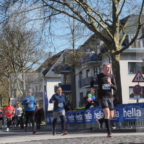 06.04.2025 - 44. Internationalen Wilhelmsburger Insellauf Luisa Fischer http://msf.ph/oto/7581022 06.04.2025 10:45:26 Ziel 500, 4352, 3873, 3866, 3978 meine-sportfotos.de