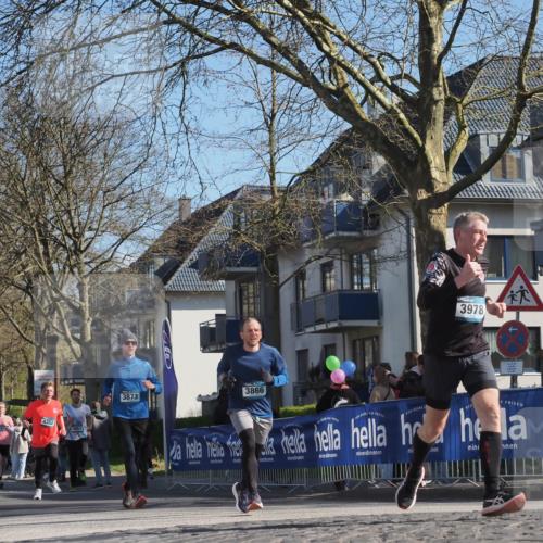 06.04.2025 - 44. Internationalen Wilhelmsburger Insellauf Luisa Fischer http://msf.ph/oto/7581035 06.04.2025 10:45:26 Ziel 4352, 4063, 3873, 3866, 3978 meine-sportfotos.de