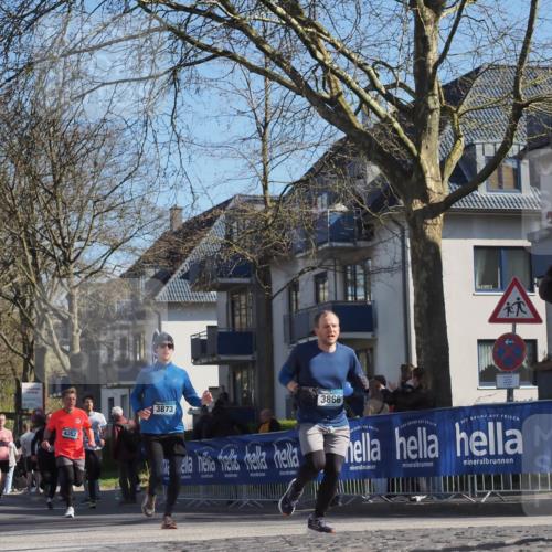 06.04.2025 - 44. Internationalen Wilhelmsburger Insellauf Luisa Fischer http://msf.ph/oto/7581055 06.04.2025 10:45:27 Ziel 4352, 3873, 3978, 3866 meine-sportfotos.de