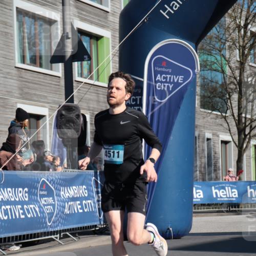 06.04.2025 - 44. Internationalen Wilhelmsburger Insellauf A. Gomolzig http://msf.ph/oto/7581065 06.04.2025 10:14:19 Ziel 3961, 4511 meine-sportfotos.de