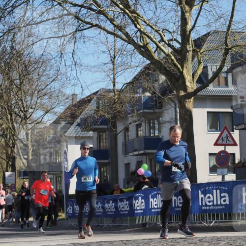06.04.2025 - 44. Internationalen Wilhelmsburger Insellauf Luisa Fischer http://msf.ph/oto/7581072 06.04.2025 10:45:27 Ziel 12, 3873, 4352 meine-sportfotos.de