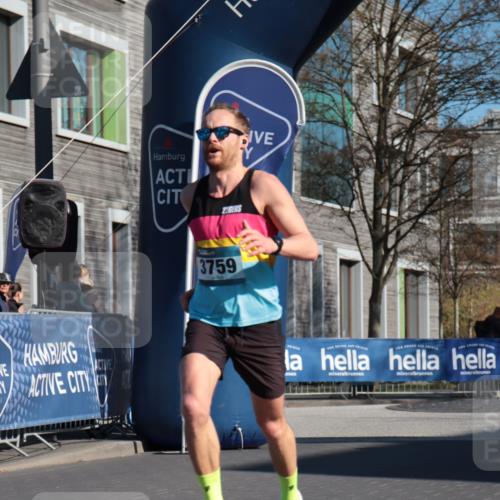 06.04.2025 - 44. Internationalen Wilhelmsburger Insellauf A. Gomolzig http://msf.ph/oto/7581079 06.04.2025 10:14:10 Ziel 3759 meine-sportfotos.de