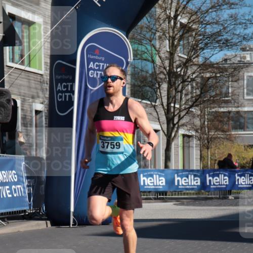 06.04.2025 - 44. Internationalen Wilhelmsburger Insellauf A. Gomolzig http://msf.ph/oto/7581083 06.04.2025 10:14:10 Ziel 3759 meine-sportfotos.de