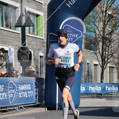 06.04.2025 - 44. Internationalen Wilhelmsburger Insellauf A. Gomolzig http://msf.ph/oto/7581093 06.04.2025 10:13:57 Ziel 3184, 4052 meine-sportfotos.de