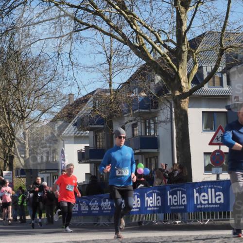 06.04.2025 - 44. Internationalen Wilhelmsburger Insellauf Luisa Fischer http://msf.ph/oto/7581099 06.04.2025 10:45:28 Ziel 4180, 5003, 3873, 4352, 49 meine-sportfotos.de