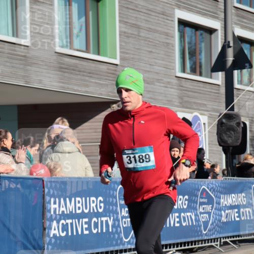 06.04.2025 - 44. Internationalen Wilhelmsburger Insellauf A. Gomolzig http://msf.ph/oto/7581113 06.04.2025 10:13:52 Ziel 3184, 3189, 4052, 4618 meine-sportfotos.de
