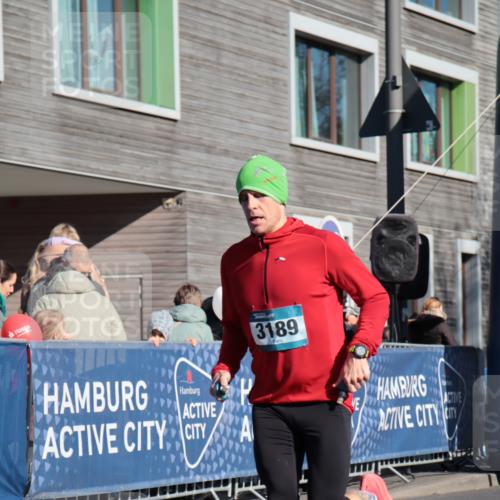 06.04.2025 - 44. Internationalen Wilhelmsburger Insellauf A. Gomolzig http://msf.ph/oto/7581115 06.04.2025 10:13:52 Ziel 3184, 3189, 4052, 4618 meine-sportfotos.de
