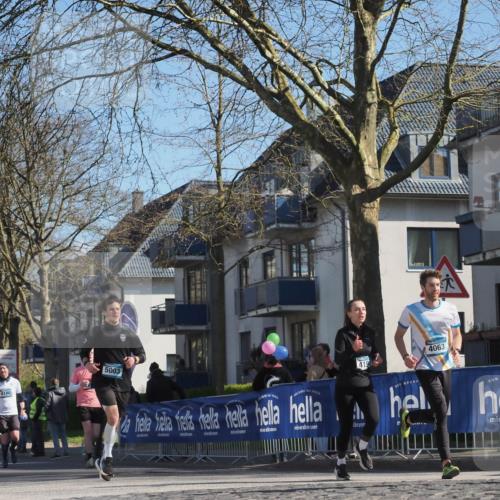 06.04.2025 - 44. Internationalen Wilhelmsburger Insellauf Luisa Fischer http://msf.ph/oto/7581192 06.04.2025 10:45:31 Ziel 5003, 4180, 4194, 4063 meine-sportfotos.de
