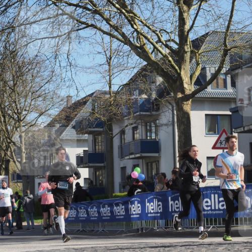 06.04.2025 - 44. Internationalen Wilhelmsburger Insellauf Luisa Fischer http://msf.ph/oto/7581200 06.04.2025 10:45:31 Ziel 4180, 5003, 419 meine-sportfotos.de