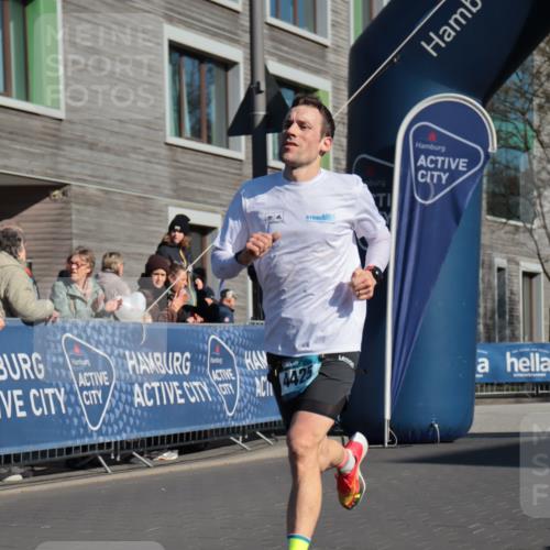 06.04.2025 - 44. Internationalen Wilhelmsburger Insellauf A. Gomolzig http://msf.ph/oto/7581204 06.04.2025 10:12:58 Ziel 4425 meine-sportfotos.de