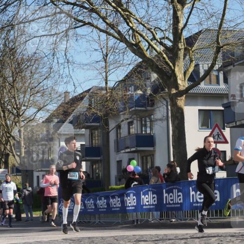 06.04.2025 - 44. Internationalen Wilhelmsburger Insellauf Luisa Fischer http://msf.ph/oto/7581209 06.04.2025 10:45:31 Ziel 4180, 5003, 4194, 400 meine-sportfotos.de