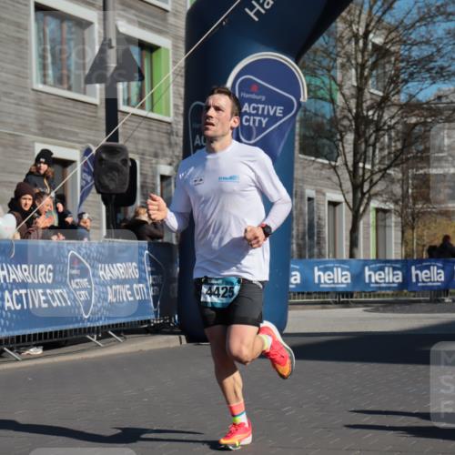 06.04.2025 - 44. Internationalen Wilhelmsburger Insellauf A. Gomolzig http://msf.ph/oto/7581215 06.04.2025 10:12:58 Ziel 4425 meine-sportfotos.de