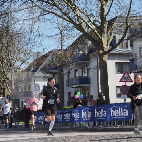 06.04.2025 - 44. Internationalen Wilhelmsburger Insellauf Luisa Fischer http://msf.ph/oto/7581217 06.04.2025 10:45:31 Ziel 4180, 3851, 5003, 4194, 40 meine-sportfotos.de