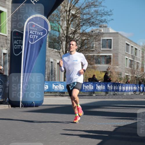 06.04.2025 - 44. Internationalen Wilhelmsburger Insellauf A. Gomolzig http://msf.ph/oto/7581221 06.04.2025 10:12:57 Ziel 4425 meine-sportfotos.de