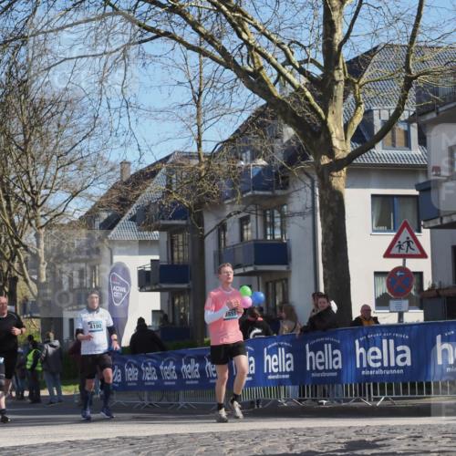 06.04.2025 - 44. Internationalen Wilhelmsburger Insellauf Luisa Fischer http://msf.ph/oto/7581285 06.04.2025 10:45:33 Ziel 3999, 4180, 3851, 50 meine-sportfotos.de