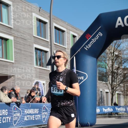 06.04.2025 - 44. Internationalen Wilhelmsburger Insellauf A. Gomolzig http://msf.ph/oto/7581305 06.04.2025 10:11:38 Ziel 5194 meine-sportfotos.de