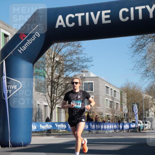 06.04.2025 - 44. Internationalen Wilhelmsburger Insellauf A. Gomolzig http://msf.ph/oto/7581314 06.04.2025 10:11:37 Ziel 5194 meine-sportfotos.de