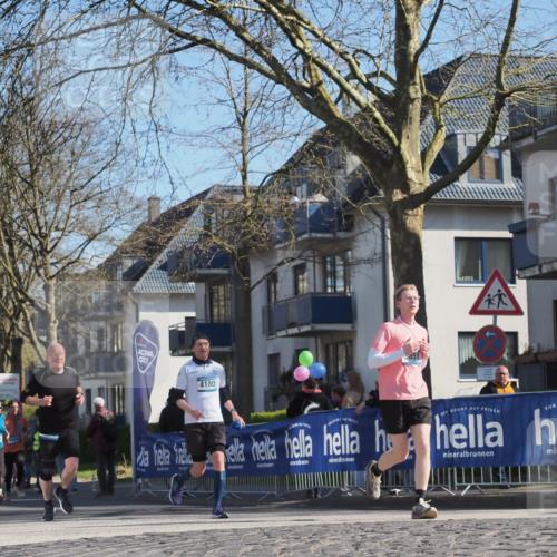 06.04.2025 - 44. Internationalen Wilhelmsburger Insellauf Luisa Fischer http://msf.ph/oto/7581335 06.04.2025 10:45:34 Ziel 3800, 3999, 4180, 051 meine-sportfotos.de