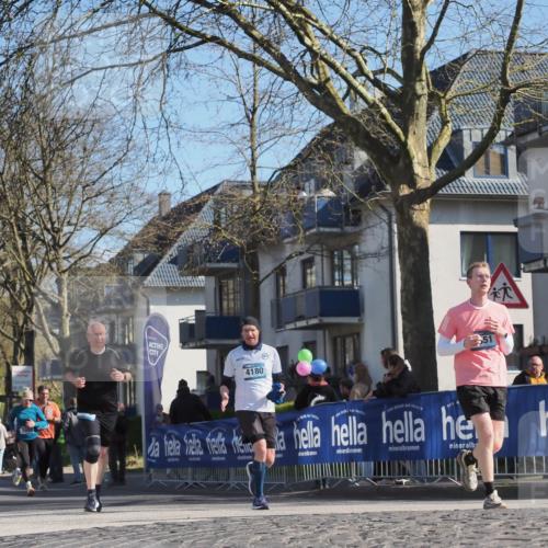 06.04.2025 - 44. Internationalen Wilhelmsburger Insellauf Luisa Fischer http://msf.ph/oto/7581356 06.04.2025 10:45:34 Ziel 4180 meine-sportfotos.de