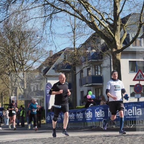 06.04.2025 - 44. Internationalen Wilhelmsburger Insellauf Luisa Fischer http://msf.ph/oto/7581389 06.04.2025 10:45:35 Ziel 3313, 156, 4180, 3999 meine-sportfotos.de