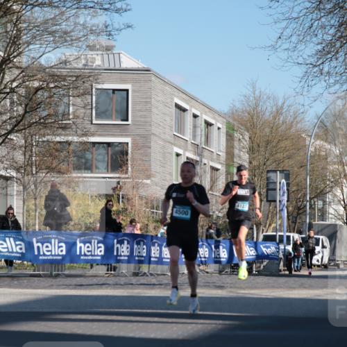 06.04.2025 - 44. Internationalen Wilhelmsburger Insellauf A. Gomolzig http://msf.ph/oto/7581417 06.04.2025 10:10:13 Ziel 4127, 4500 meine-sportfotos.de