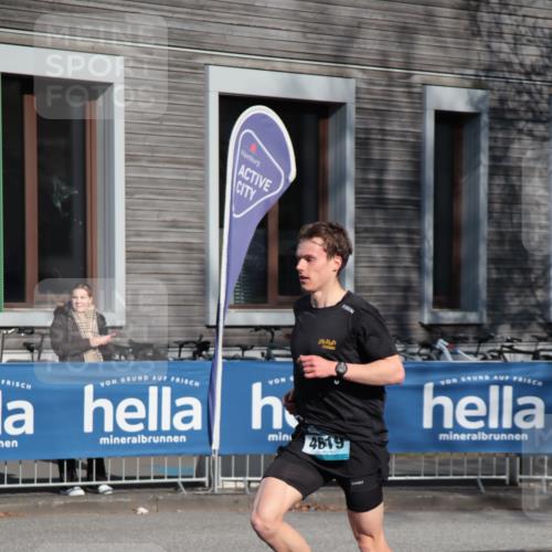 06.04.2025 - 44. Internationalen Wilhelmsburger Insellauf A. Gomolzig http://msf.ph/oto/7581459 06.04.2025 10:08:22 Ziel 4619 meine-sportfotos.de