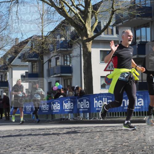 06.04.2025 - 44. Internationalen Wilhelmsburger Insellauf Luisa Fischer http://msf.ph/oto/7581852 06.04.2025 10:40:56 Ziel 590, 363, 4241, 4481 meine-sportfotos.de
