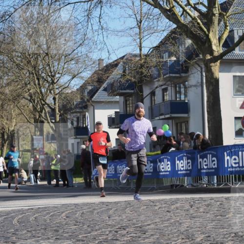 06.04.2025 - 44. Internationalen Wilhelmsburger Insellauf Luisa Fischer http://msf.ph/oto/7582063 06.04.2025 10:40:59 Ziel 4111, 4499 meine-sportfotos.de