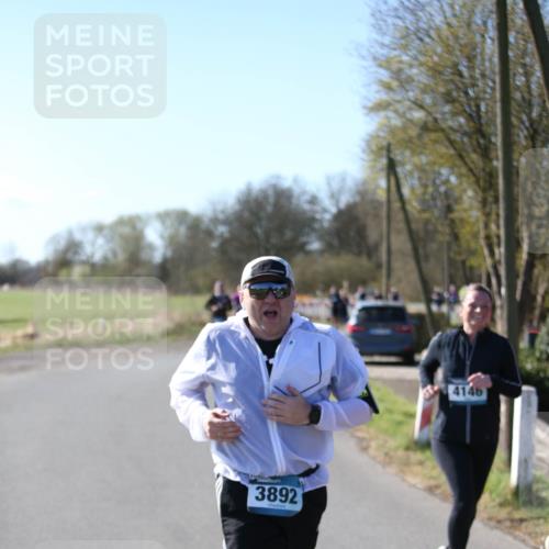 06.04.2025 - 44. Internationalen Wilhelmsburger Insellauf Jannik Wohlers http://msf.ph/oto/7595888 06.04.2025 10:34:39 Laufen 3892, 4146 meine-sportfotos.de