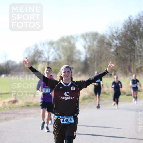 06.04.2025 - 44. Internationalen Wilhelmsburger Insellauf Jannik Wohlers http://msf.ph/oto/7595940 06.04.2025 10:34:47 Laufen 3513, 4364 meine-sportfotos.de