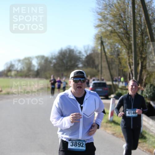 06.04.2025 - 44. Internationalen Wilhelmsburger Insellauf Jannik Wohlers http://msf.ph/oto/7596145 06.04.2025 10:34:39 Laufen 3892, 4146 meine-sportfotos.de