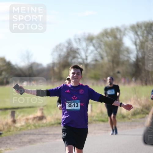 06.04.2025 - 44. Internationalen Wilhelmsburger Insellauf Jannik Wohlers http://msf.ph/oto/7596229 06.04.2025 10:34:50 Laufen 3513 meine-sportfotos.de