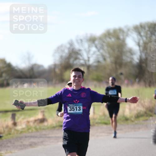 06.04.2025 - 44. Internationalen Wilhelmsburger Insellauf Jannik Wohlers http://msf.ph/oto/7596230 06.04.2025 10:34:50 Laufen 3513 meine-sportfotos.de