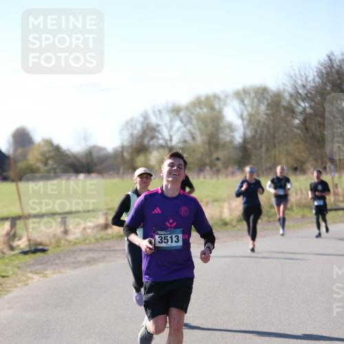 06.04.2025 - 44. Internationalen Wilhelmsburger Insellauf Jannik Wohlers http://msf.ph/oto/7596260 06.04.2025 10:34:51 Laufen 3513 meine-sportfotos.de