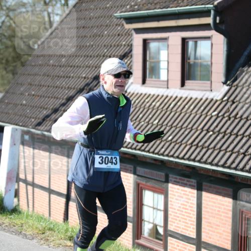 06.04.2025 - 44. Internationalen Wilhelmsburger Insellauf Jannik Wohlers http://msf.ph/oto/7596408 06.04.2025 10:35:06 Laufen 3043 meine-sportfotos.de