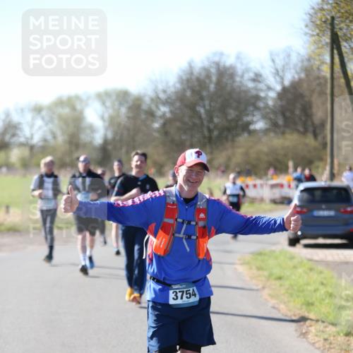 06.04.2025 - 44. Internationalen Wilhelmsburger Insellauf Jannik Wohlers http://msf.ph/oto/7596480 06.04.2025 10:35:14 Laufen 3754 meine-sportfotos.de