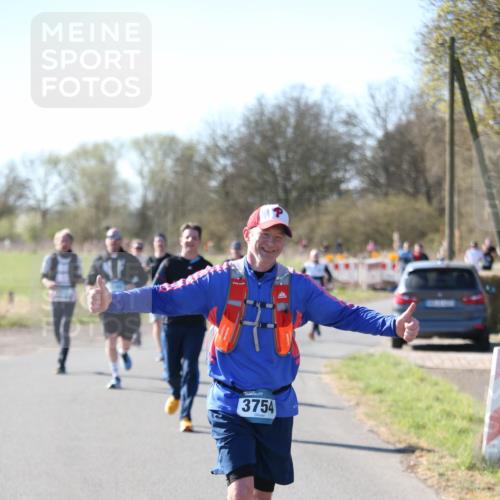 06.04.2025 - 44. Internationalen Wilhelmsburger Insellauf Jannik Wohlers http://msf.ph/oto/7596483 06.04.2025 10:35:14 Laufen 3754 meine-sportfotos.de