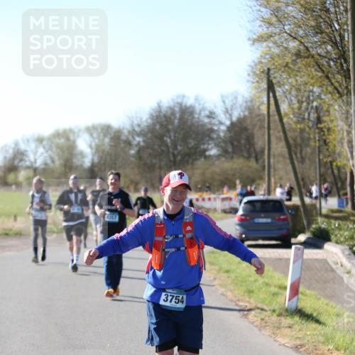 06.04.2025 - 44. Internationalen Wilhelmsburger Insellauf Jannik Wohlers http://msf.ph/oto/7596497 06.04.2025 10:35:15 Laufen 4357, 3754 meine-sportfotos.de
